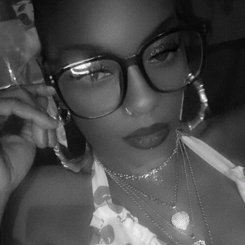 Los Angeles CA Slim 5'4 120 lbs Female Escort — 100 or 200 Roses (Incall) - 1