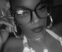 Los Angeles escorts - Los Angeles CA Slim 5'4 120 lbs Female Escort — 100 or 200 Roses (Incall)