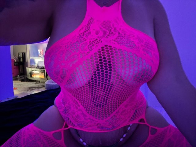 MILF Alert — Real, Highly Reviewed (30) - 1