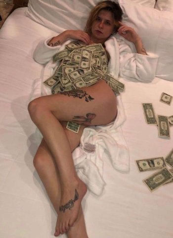 Anchorage Female Escort — Incalls, Outcalls & Custom Content - 1