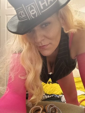 Minneapolis/St. Paul Female Escort — earlybird $125/hr - 1