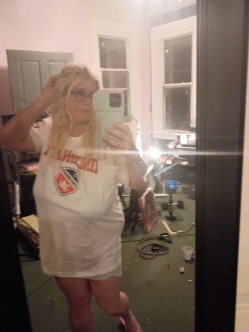 Cincinnati Mature Female Escort — Incall at My Place, Playful Videos for Sale - 1
