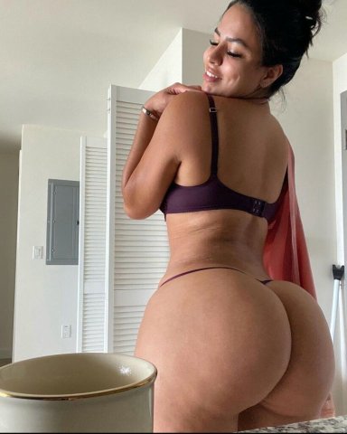 Luxury Latina Discreet Experience — Limited Availability - 1