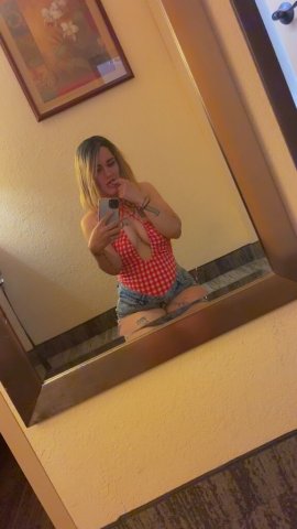 Discreet Salem Incall MILF Service with Thick Thighs - 1