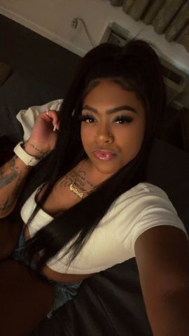 St. George Curvy Female Escort — Dominant Mood & Outcalls - 1
