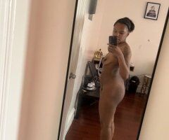 Philadelphia escorts - Philadelphia Outcall or Car Date — Petite Trucker-Friendly Escort