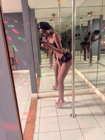 Slim Barbie Sexyy Outcall Escort — Foot Fetishes & Throat Goat - 1