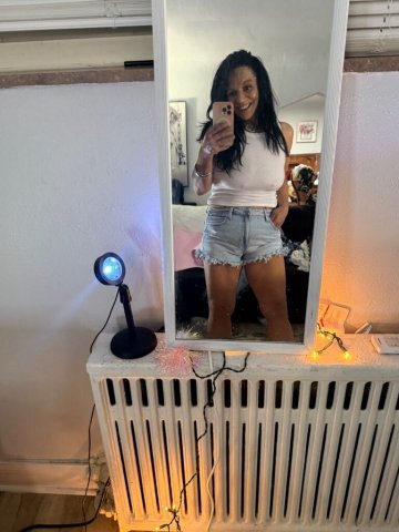 Cincinnati Italian Goddess Female Escort — Massage & Dinner Dates - 1