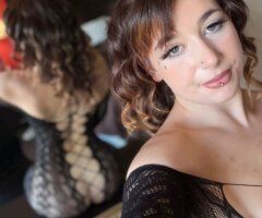 Portland Female Escort — petite curvy, bright blue eyes, hosting in Tigard - Image 3