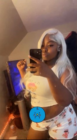 Detroit Female Escort — car dates & in-calls with 30-min special - 1