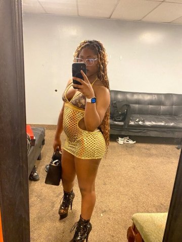 21-Year-Old Car Play & Outcalls (3-Girl) — FaceTime Verification - 1