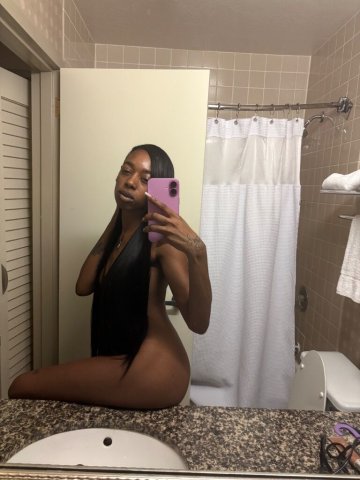 Sacramento CA Female Escort — incall/outcall - 1