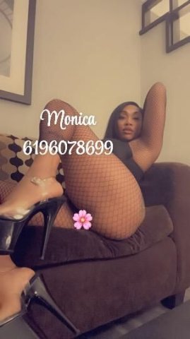 Monica in Hobbs — Thick, grown tight escort, caramel butter-cream vibe - 1