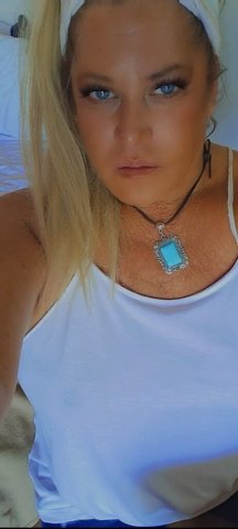 Palm Springs Female Escort — 10am–4pm $100 QV - 1