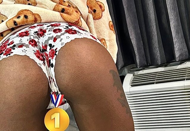 Submissive & fetish-friendly Greek escort in Galveston - 1