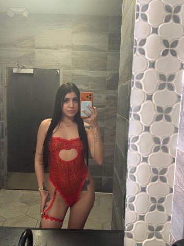Nashville 24-Year-Old Cuban Escort - 1