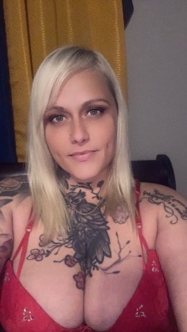 Skylar (34) — Fun, discreet escort with recent pics - 1
