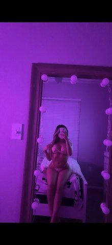 Latina Escort (21) - 1
