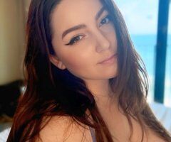 Jacksonville Curvy Brunette — Sweet, Playful Conversation - Image 5