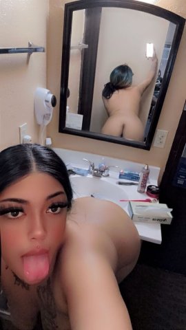 Milwaukee Female Escort — outcalls car dates & fetish-friendly - 1
