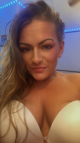 Clarksville Female Escort — In-home companionship with no roommates - 1