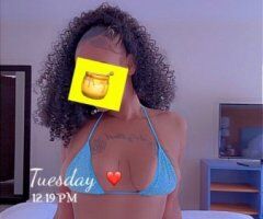 Hickory NC Female Escort — Verification Photos (in-call/private place) - Image 2
