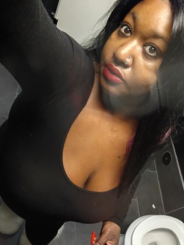 Portland Female Escort — available in my home - 1