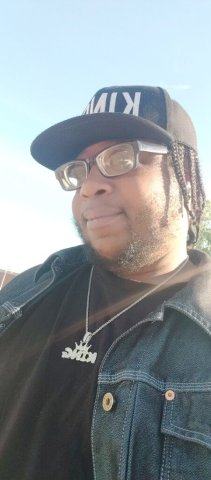I'm looking for women in Detroit Michigan on the east side - 1