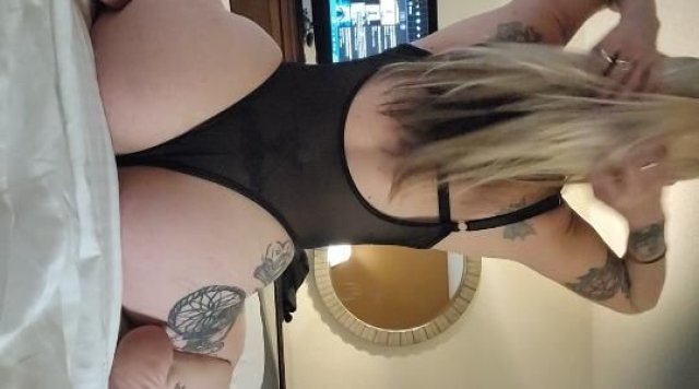 Detroit Blonde Bombshell Escort — Appointment Scheduling + Content for Sale - 1