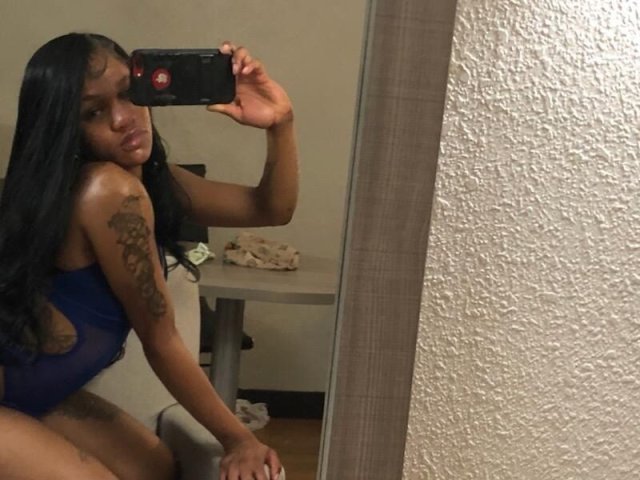 Greensboro NC Petite Female Escort — Incall & Outcall Today - 1
