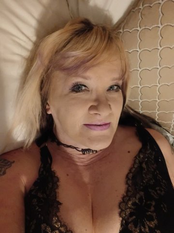 Portland Outcall Female Escort — 80 QV Special (Discreet, sensual) - 1