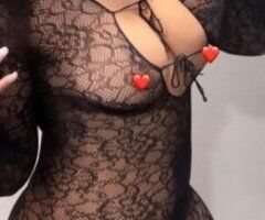 Harrisburg escorts - Incall Only Hourly Sessions with Curvy Figure & Hand-At Play