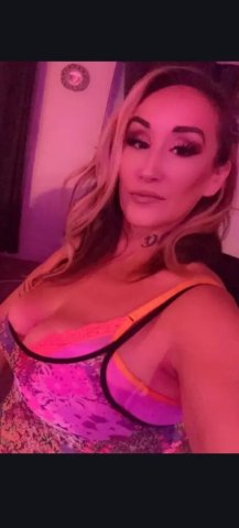 Reno, NV Female Escort — Luxury in-call, out-call, and carplay experiences - 1