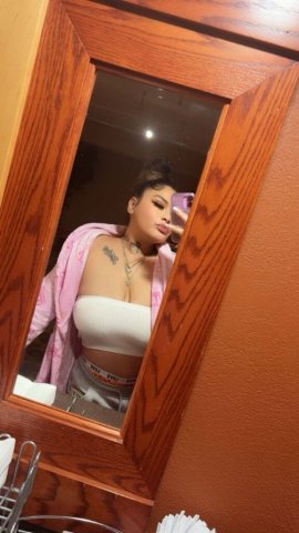 Busty Babe Escort — Discreet Outcalls with Deposit (Omaha, NE) - 1