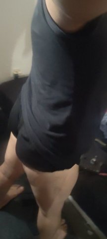 please only contact me if you have a big cock 8+,i only respond messages so please don't call me.free BJ if your cock is big - 1