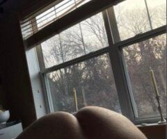 Minneapolis / St. Paul escorts - Tall slim thick