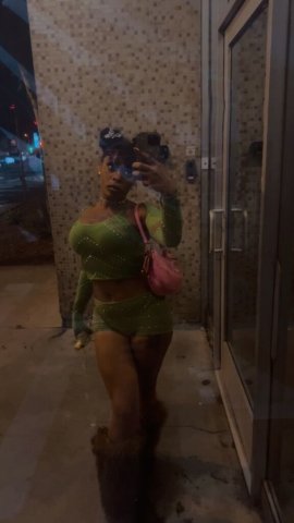 Richmond, VA Female Escort — fun-size cutie with curves - 1