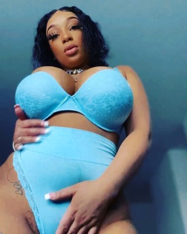Ann Arbor, MI Female Escort — 1-Hour Specialty Experience & Bag of Fun - 1