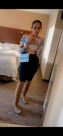 Chill with a foreign babe—thick, laid-back, clean & respectful - 1