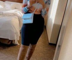 Minneapolis / St. Paul escorts - Chill with a foreign babe—thick, laid-back, clean & respectful