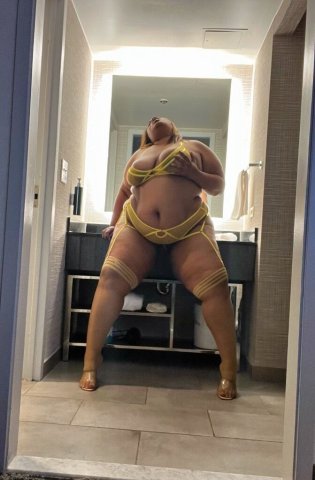 Hampton, Virginia Female Escort — Verification Required 2 Meetings - 1