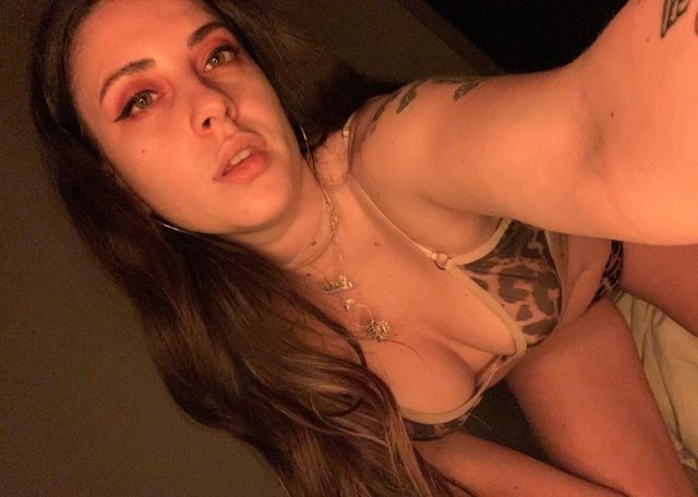 Discreet female escort in Abilene, TX — discreet services, massage & kissing - 1