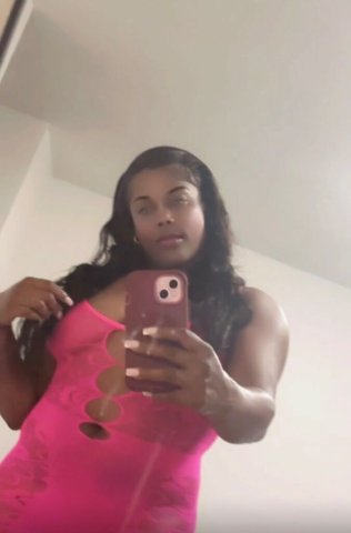 Discreet, clean female escort in North Bay — dinner date + fetish-focused sessions - 1