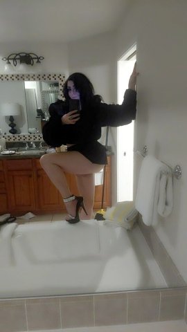 Palm Springs Female Escort for Private Incalls & Discreet Outcalls - 1
