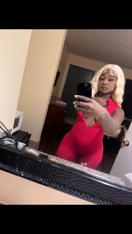 New Orleans Female Escort — In-call or out-call, incall room - 1