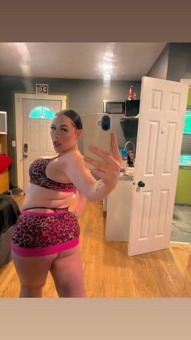 Giovanna Rossi in Minneapolis/St. Paul MN — throat goat + creamer & squirter - 1