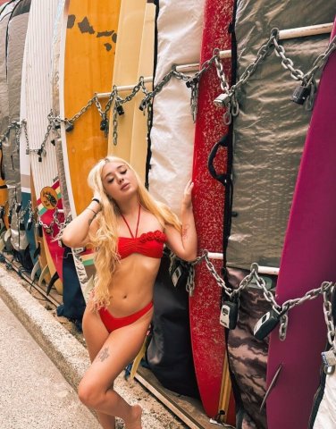 Honolulu Female Escort — Party, Massage, Travel & Dining Dates - 1