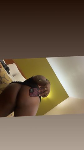 Long Beach Party Girl  Thick Upscale Baddie — 25 - 1