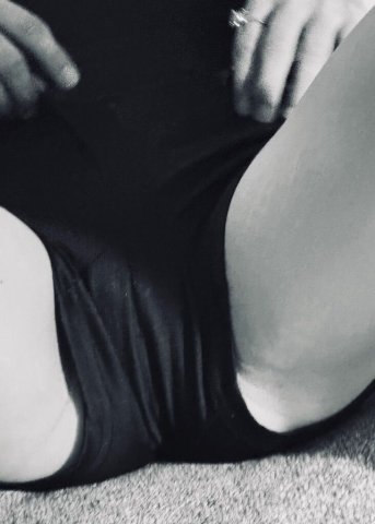 Buffalo NY Out-of-Town Female Escort — Car Dates & Outcall Ready - 1
