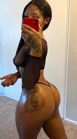 Bloomington Female Escort — 25, Domme & Feet, Discreet Video Screening - 1